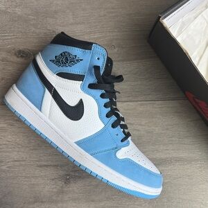 Nike Air Jordan 1 Retro High OG in Blue and White